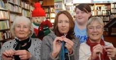 Knitters' at Pennard Library show where (and how) to 'cast on'.